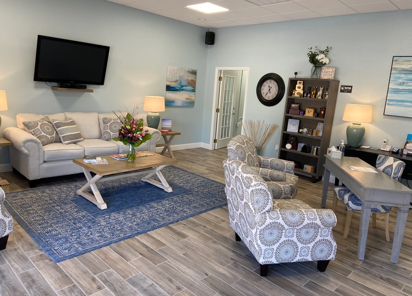 The reception lounge at Pet Passages Largo