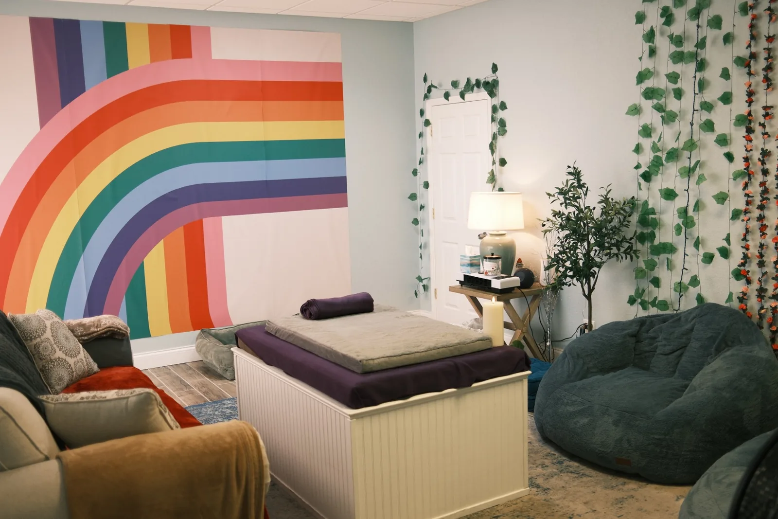 The tranquil Rainbow Bridge Room at Pet Passages Largo